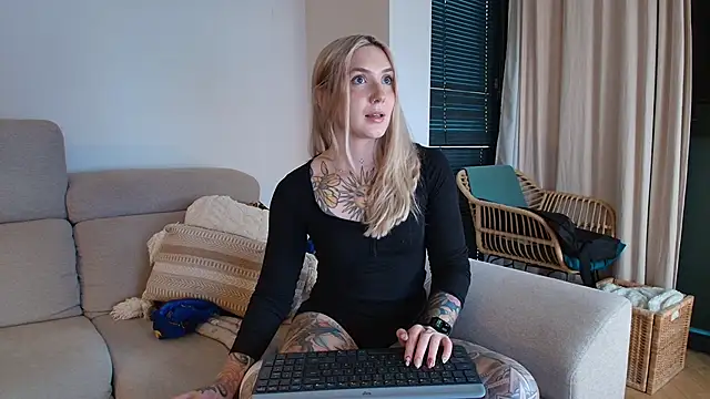 tattoobbgirl online show from 6, 3, 2026