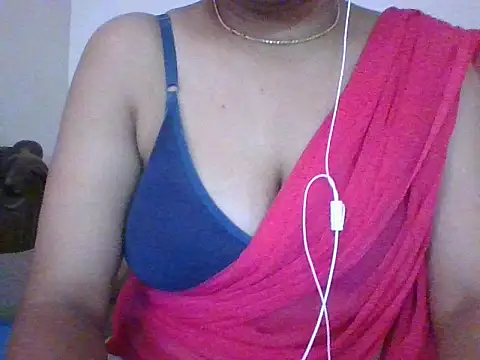 Snapshot of snehashreyatamil chatting on 29, 10, 2025 snehashreyatamil online show from 29, 10, 2025