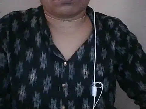 Snapshot of snehashreyatamil chatting on 1, 12, 2025 snehashreyatamil online show from 1, 12, 2025