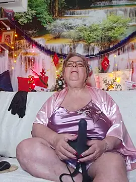 QueenPammy1 online show from 18, 12, 2025