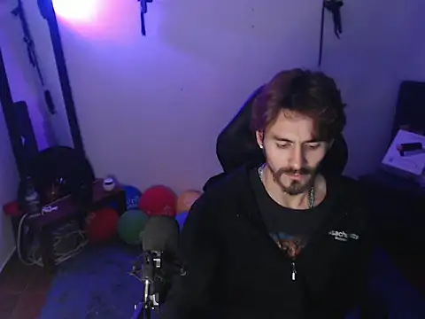 Snapshot of Aaron_malikk chatting on 28, 9, 2025 Aaron malikk online show from 28, 9, 2025