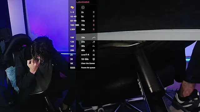 Snapshot of Aaron_malikk chatting on 5, 11, 2025 Aaron malikk online show from 5, 11, 2025