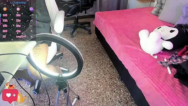 cherryboom23 online show from 12, 4, 2026