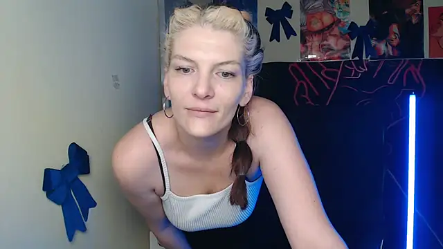 VanessaRey  online show from 10, 4, 2026