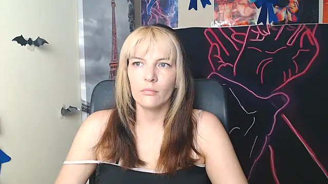 Snapshot of VanessaRey_ chatting on 21, 6, 2026 VanessaRey online show from 21, 6, 2026
