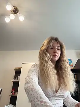 Snapshot of mollygirll chatting on 2, 10, 2025 mollygirll online show from 2, 10, 2025