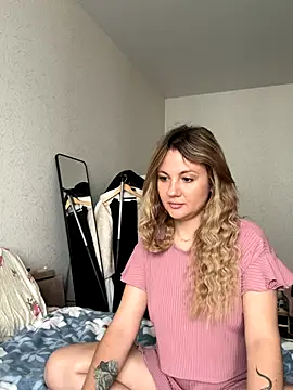 Snapshot of mollygirll chatting on 3, 10, 2025 mollygirll online show from 3, 10, 2025