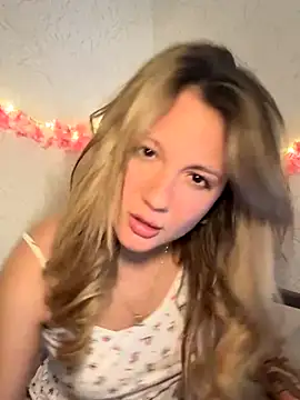 Snapshot of mollygirll chatting on 9, 10, 2025 mollygirll online show from 9, 10, 2025