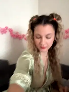 Snapshot of mollygirll chatting on 16, 10, 2025 mollygirll online show from 16, 10, 2025