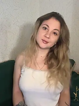 Snapshot of mollygirll chatting on 28, 11, 2025 mollygirll online show from 28, 11, 2025