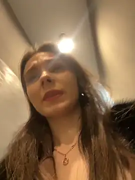 Snapshot of MilaBee chatting on 7, 2, 2026 MilaBee online show from 7, 2, 2026