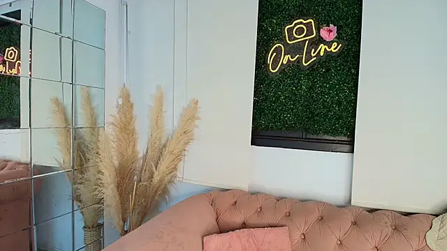 juliana luque online show from 2, 11, 2025