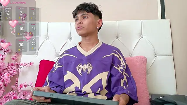 Snapshot of Ethan_Westt chatting on 29, 10, 2025 Ethan Westt online show from 29, 10, 2025