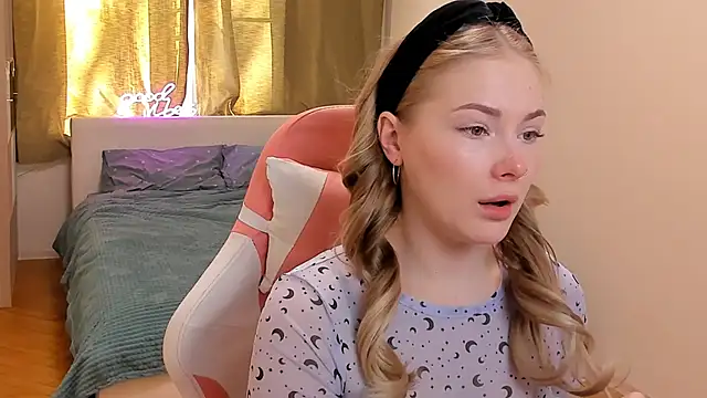 Snapshot of -awari- chatting on 22, 3, 2025 -awari- online show from 22, 3, 2025