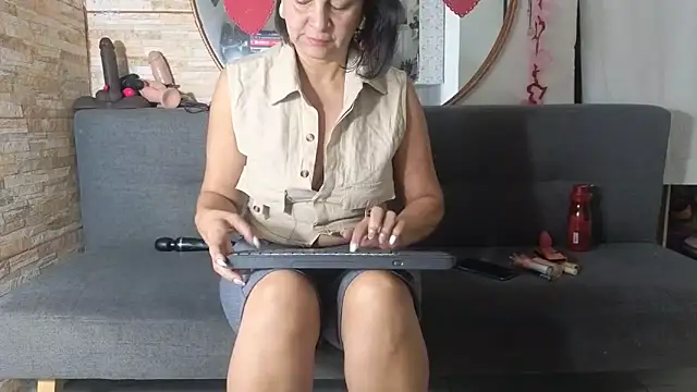 Amadamilf1980 online show from 7, 2, 2026