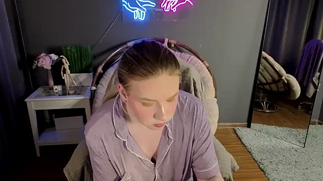 Snapshot of Jes_Solar chatting on 21, 7, 2026 Jes Solar online show from 21, 7, 2026