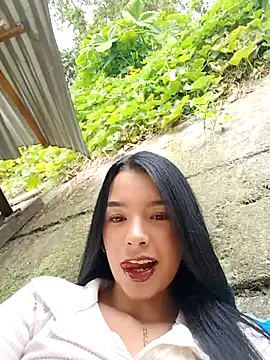 Snapshot of adrianagilton chatting on 8, 9, 2025 adrianagilton online show from 8, 9, 2025