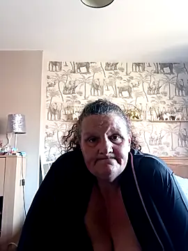 MissQueenBeex online show from 20, 3, 2025