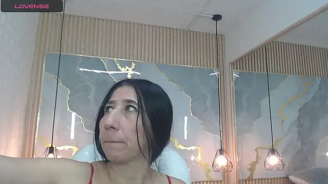 nei girl online show from 7, 11, 2025