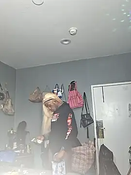 ItsBarbieBitcxxxx69 online show from 15, 11, 2025