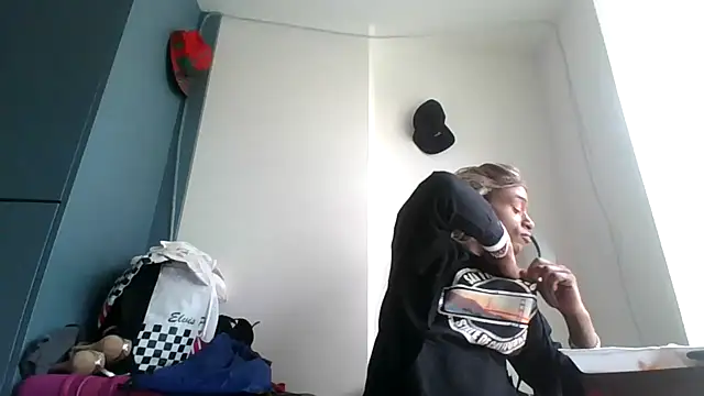 ItsBarbieBitcxxxx69 online show from 11, 2, 2026