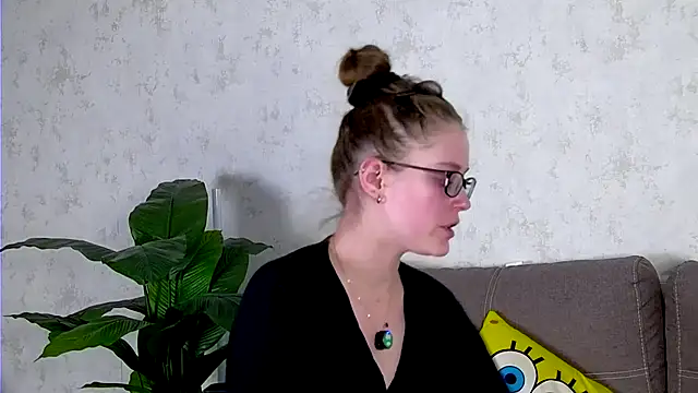 Snapshot of AshleyD_ chatting on 19, 10, 2025 AshleyD online show from 19, 10, 2025