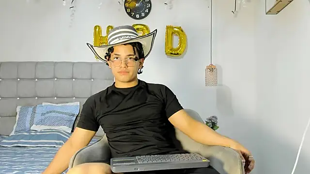 samxx muscle online show from 14, 1, 2026