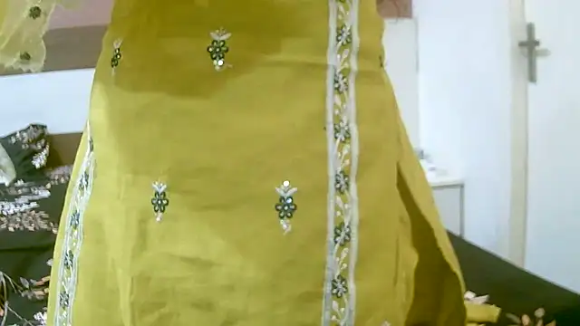 Snapshot of ragini_m_m_s chatting on 22, 9, 2025 ragini m m s online show from 22, 9, 2025