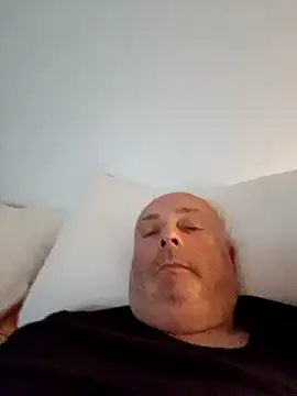 Alexis Bull online show from 22, 3, 2025