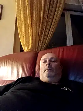 Alexis Bull online show from 23, 3, 2025