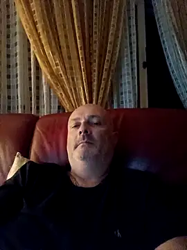 Alexis Bull online show from 18, 9, 2025