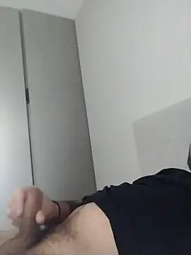 Snapshot of iunutmi chatting on 2, 11, 2025 iunutmi online show from 2, 11, 2025