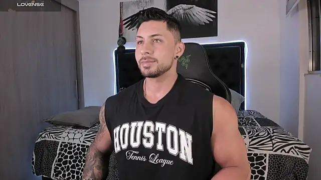 Snapshot of santi_aesthetic chatting on 28, 5, 2026 santi aesthetic online show from 28, 5, 2026