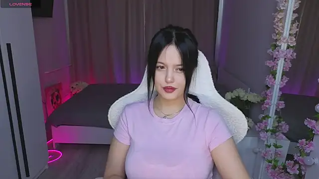 Snapshot of Betty__Davvis chatting on 6, 10, 2025 Betty Davvis online show from 6, 10, 2025