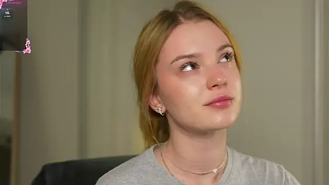 Snapshot of Cyberheart_ chatting on 22, 11, 2025 Cyberheart online show from 22, 11, 2025