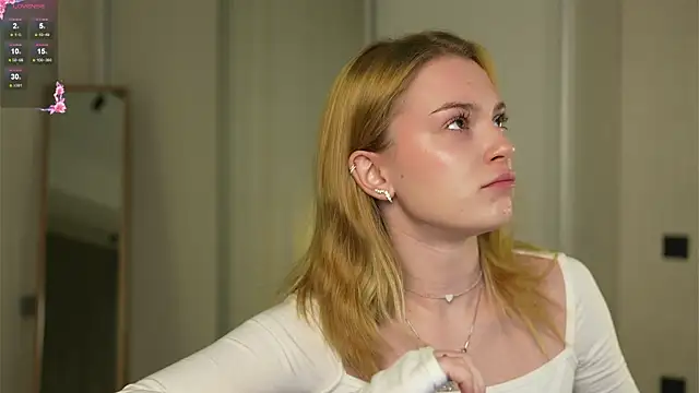 Snapshot of Cyberheart_ chatting on 24, 11, 2025 Cyberheart online show from 24, 11, 2025