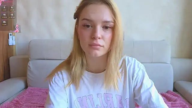 Snapshot of Cyberheart_ chatting on 15, 12, 2025 Cyberheart online show from 15, 12, 2025