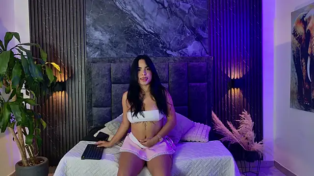 Snapshot of Lenna_s chatting on 8, 7, 2026 Lenna s online show from 8, 7, 2026