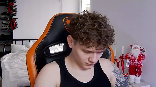 Snapshot of DanyDavis chatting on 4, 12, 2025 DanyDavis online show from 4, 12, 2025