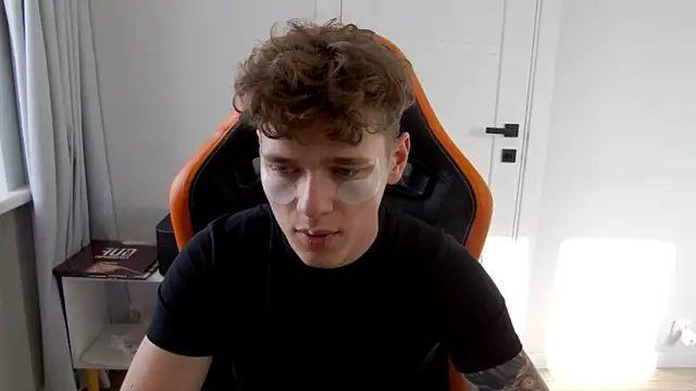 Snapshot of DanyDavis chatting on 4, 3, 2026 DanyDavis online show from 4, 3, 2026