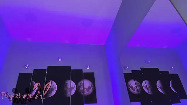 FreyaZimmerman  online show from 28, 9, 2025