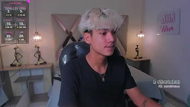 OliverTwinky online show from 13, 11, 2025