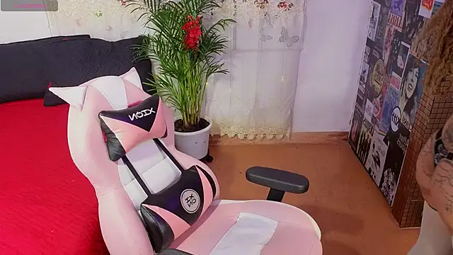 sweet-temptation  online show from 2, 12, 2025