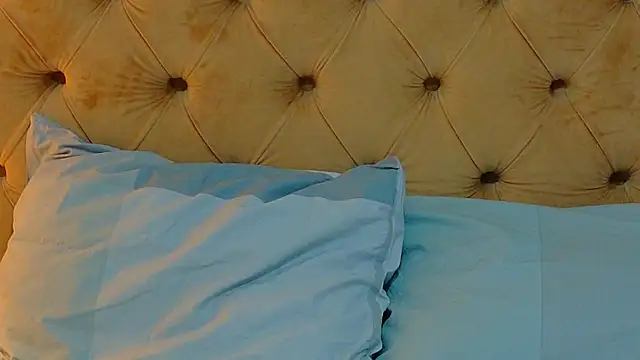 AlessiaCroft online show from 18, 4, 2026