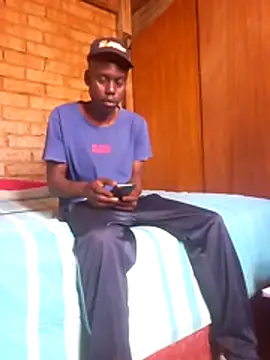 Snapshot of T1011 chatting on 16, 12, 2025 T1011 online show from 16, 12, 2025