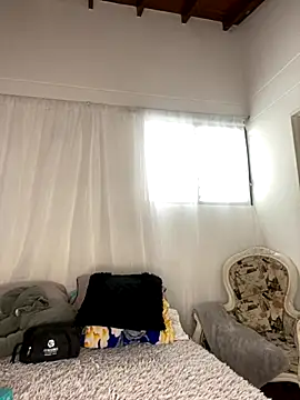 Mia  Gray online show from 13, 11, 2025