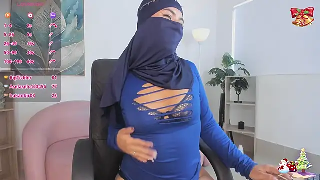 Snapshot of kylie_soraya chatting on 13, 12, 2025 kylie soraya online show from 13, 12, 2025