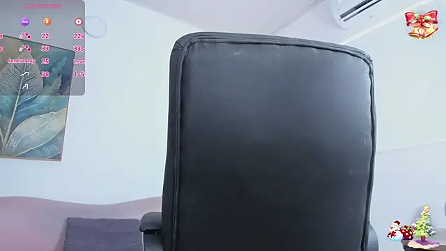 Snapshot of kylie_soraya chatting on 18, 12, 2025 kylie soraya online show from 18, 12, 2025