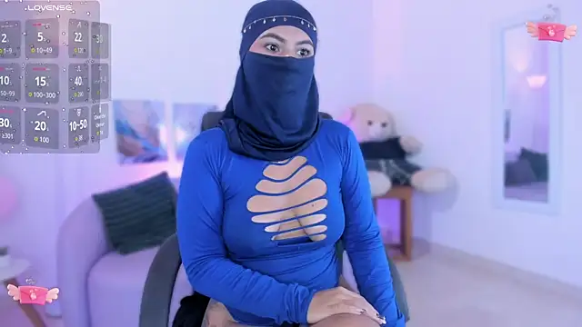 Snapshot of kylie_soraya chatting on 13, 1, 2026 kylie soraya online show from 13, 1, 2026