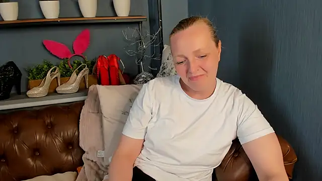 Karen Villis online show from 21, 6, 2026